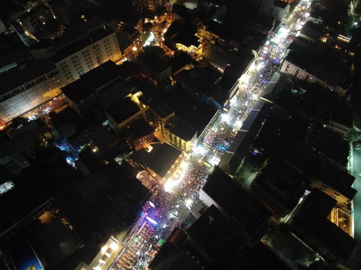 Хостел Slumber Party Bangkok Khaosan Экстерьер фото